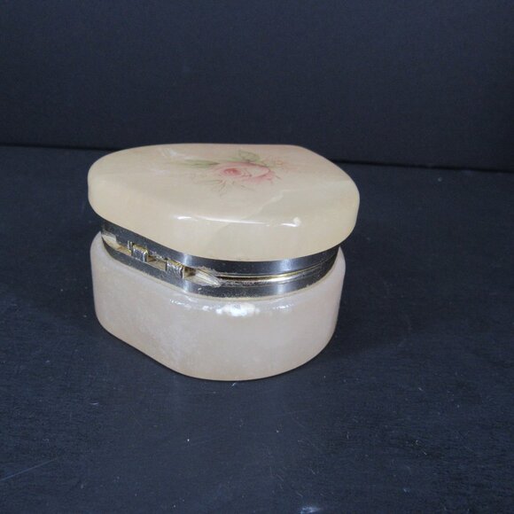 Genuine Alabaster Hand Carved Made in Italy Small Hinged Lid Heart Trinket Box - Picture 6 of 10